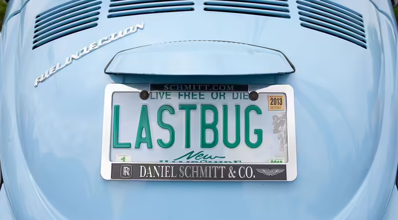 На этом номерном знаке в Нью-Гэмпшире написано «Last Bug», что подходит для задней части автомобиля VW «Bug»