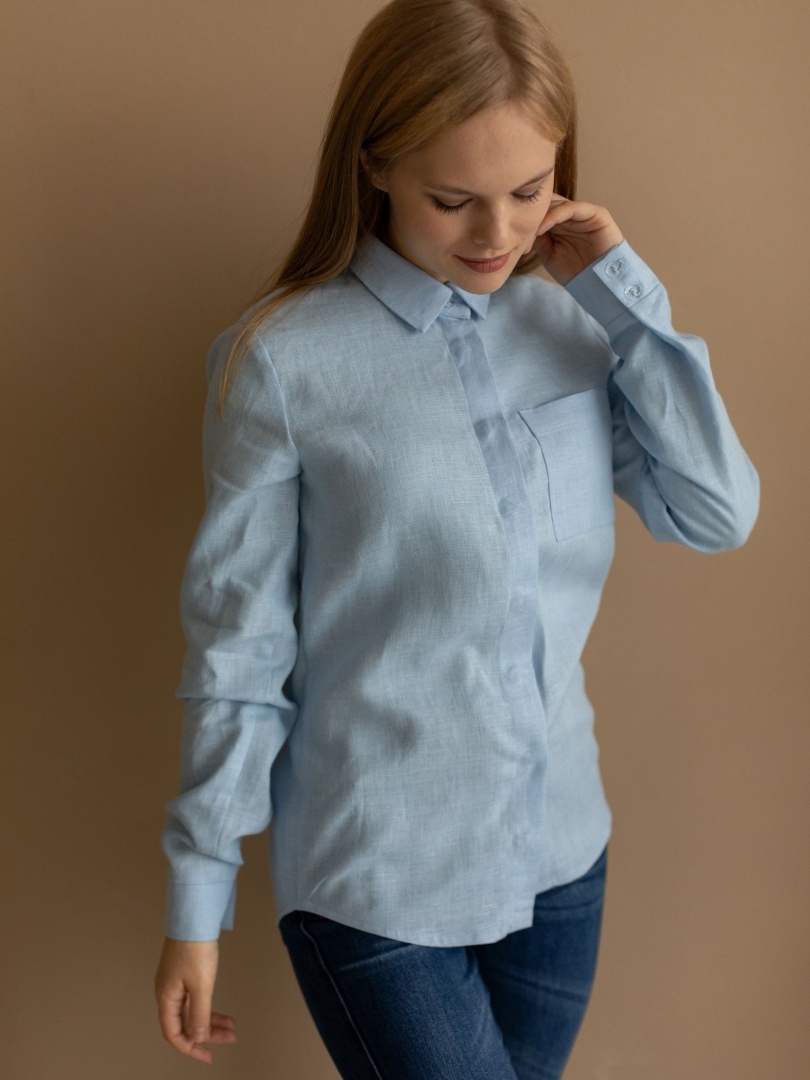 Голубая льняная классическая рубашка от бренда Molinialife