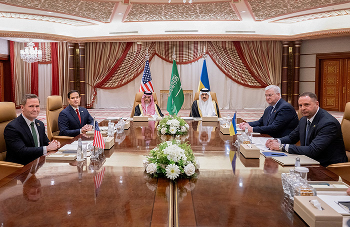    Переговоры делегаций США и Украины в Саудовской Аравии.Saul Loeb/Reuters