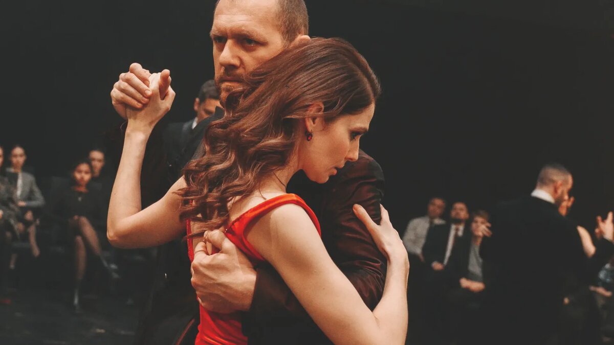 Кадр из сериала "Танго на осколках"