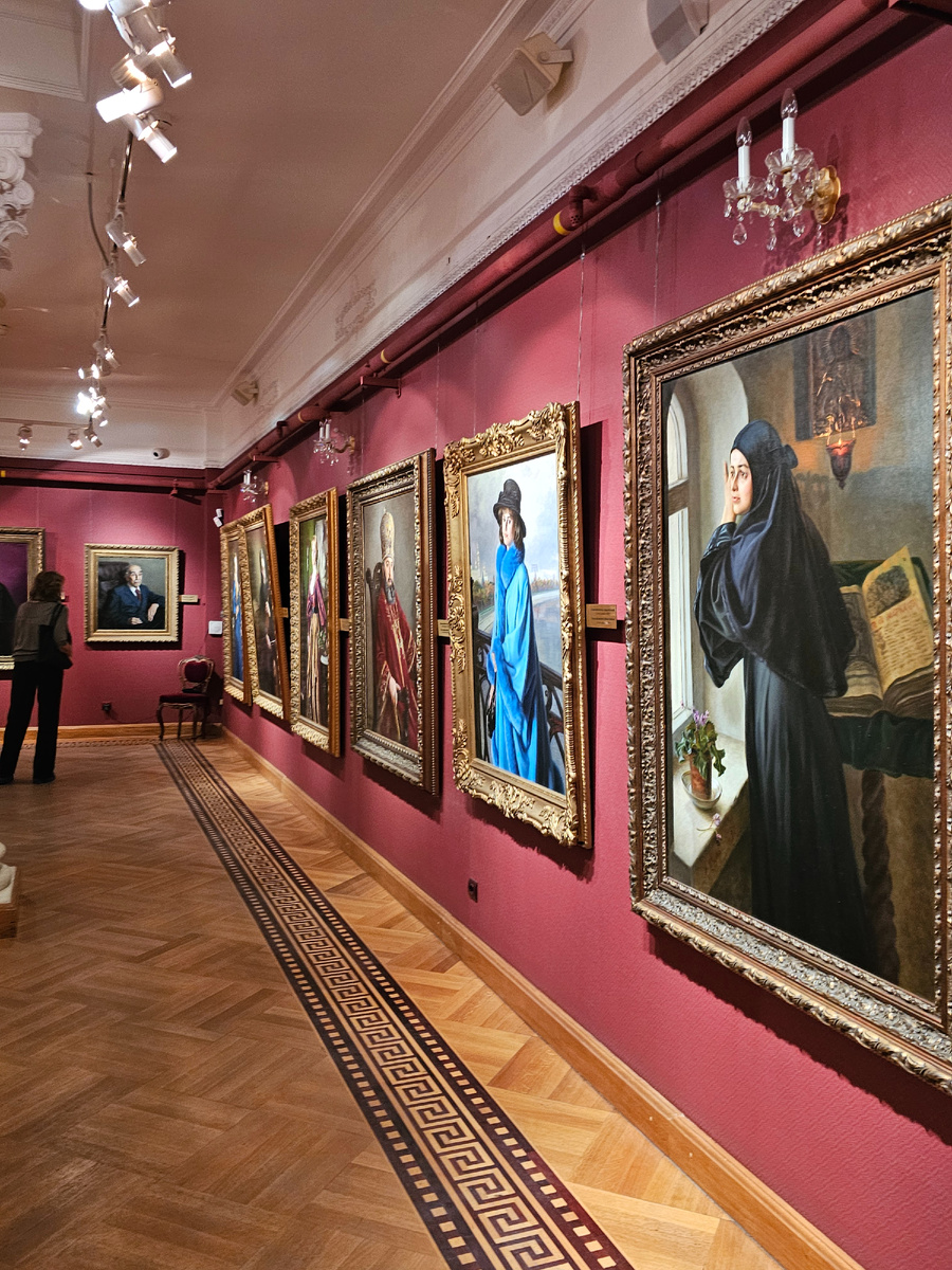 зал живописи (автор фото Л.Баева)