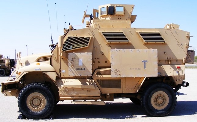 M1124A1- вариант с комплектом дополнительной броневой защиты MEAP.