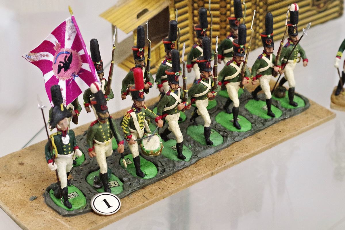 1.  Гренадеры Лейб-гвардии Семёновского полка; полковник и генерал; 1805 