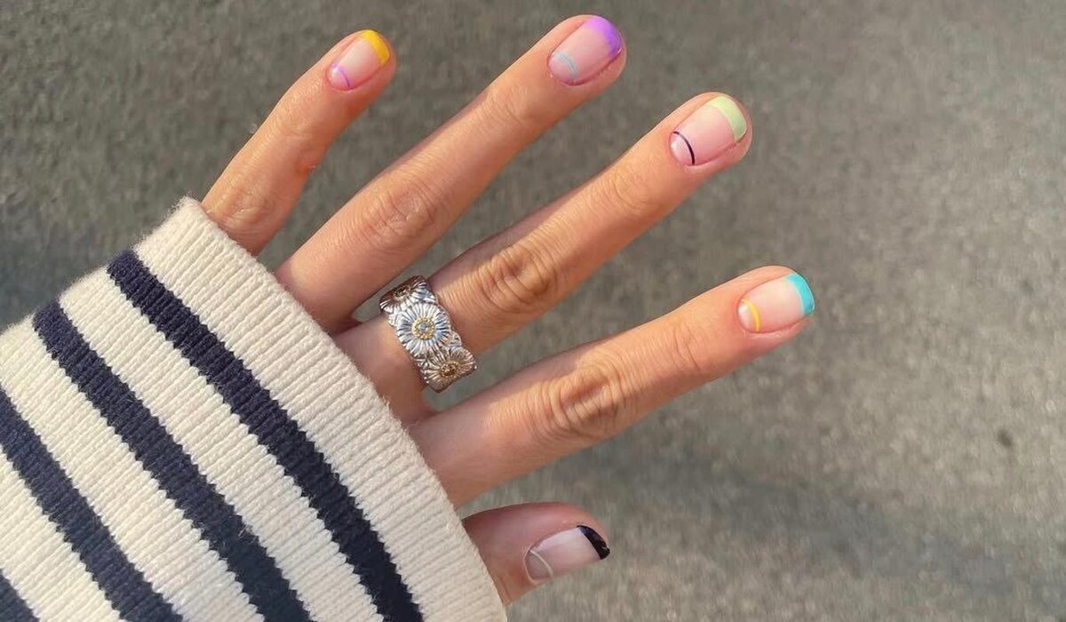     Необычный френч с дизайном: модные идеи весеннего маникюра