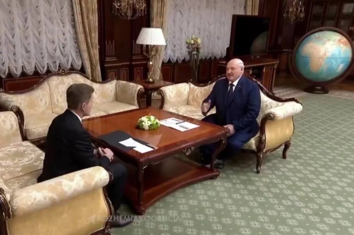    В конце встречи глава Беларуси уточнил, что губернатору можно не торопиться с возвращением в Приморье и использовать время пребывания в республике для отдыха