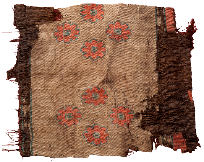 Фрагмент шелковой золототканой материи полотняного строения, найденный в гробнице вместе с останками Андрея Боголюбского, его сына Глеба и племянника Юрия Всеволодовича. Принято считать, что фрагмент относится к одежде именно Боголюбского. © Государственный исторический музей