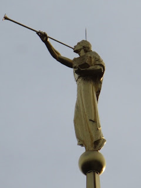 Статуя ангела Морония является символом Церкви Иисуса Христа Святых последних дней.