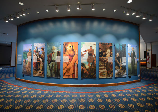 Стена Пророков - это я фотографировала в будний день когда народу было мало.