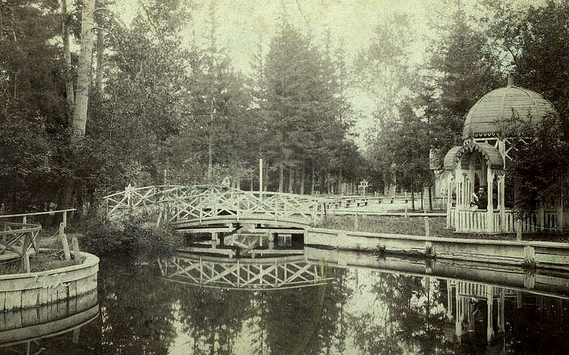 Интендантский сад в Иркутске. Фото с сайта https://ru.m.wikipedia.org/wiki/%D0%A4%D0%B0%D0%B9%D0%BB:Intendantskiy_sad_old_01.jpg