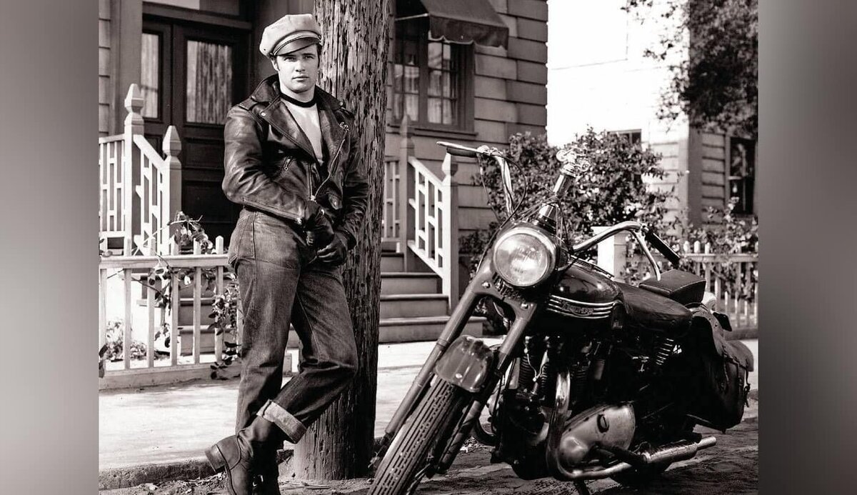Марлон Брандо в фильме «Дикарь» (The Wild One, 1953)