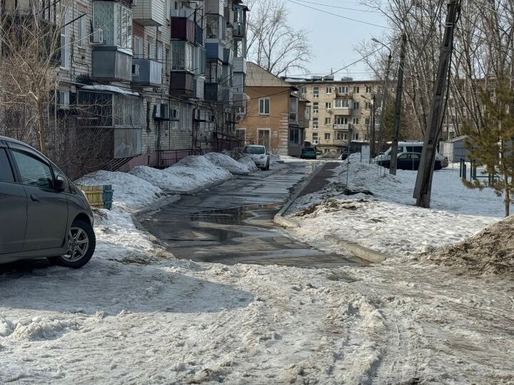 Грязный Хабаровск: мокрым снегом и ледяными буграми недовольны горожане (Фоторепортаж)