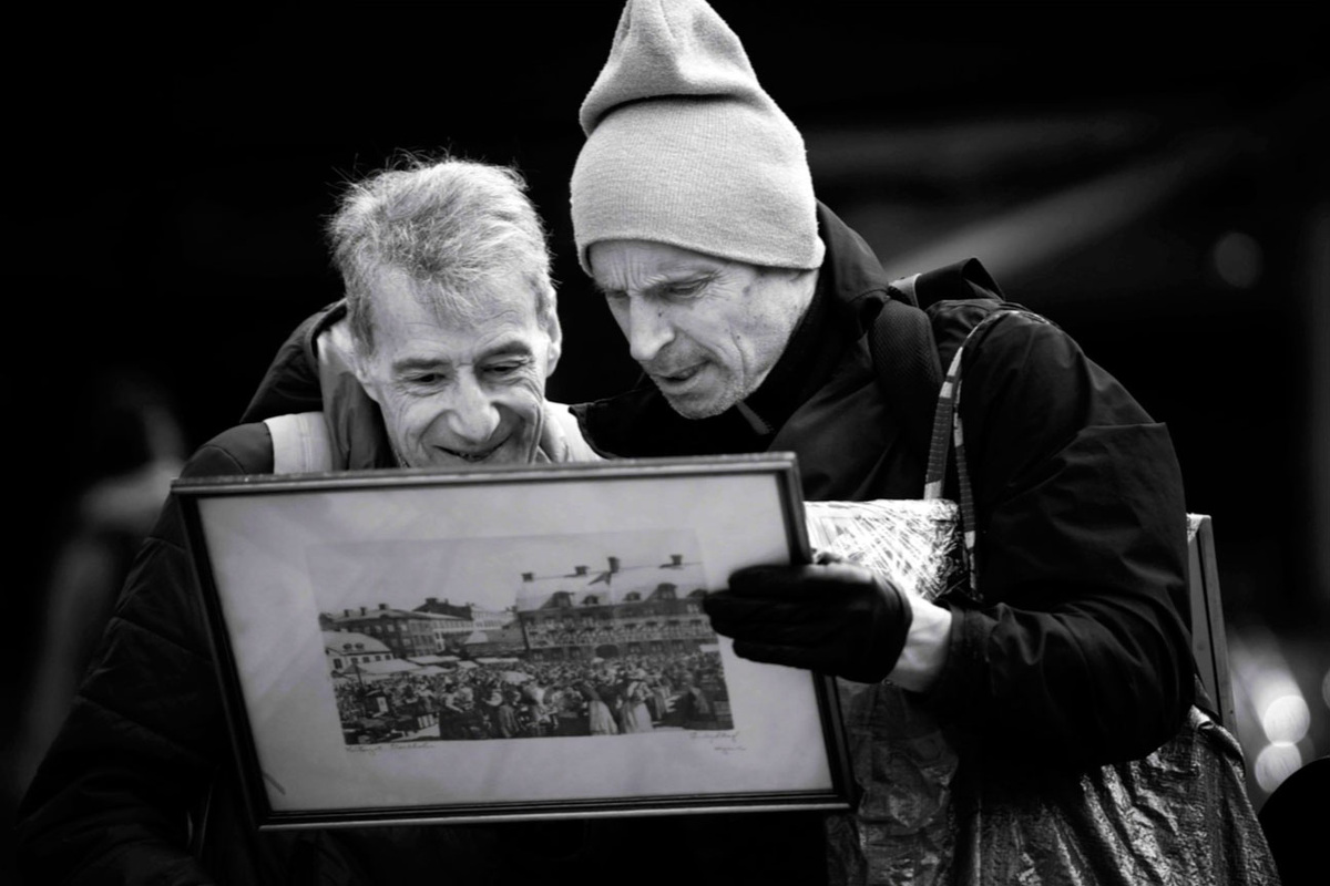 Мы испытываем влияние эмоционального состояния окружающих