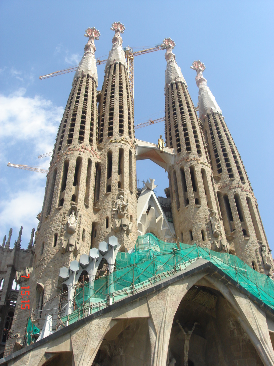 Саграда фамилия (на реконструкции)