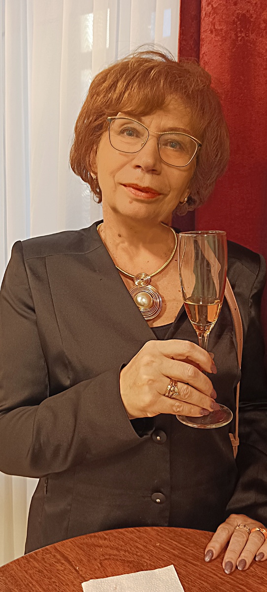 Я с игристым, о котором предупреждает минздрав