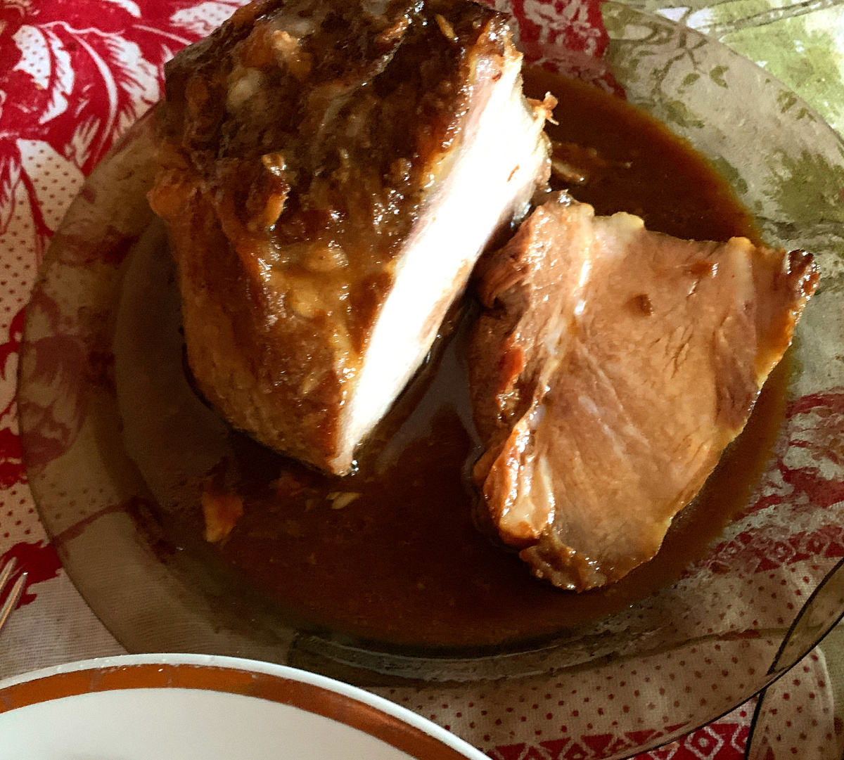 Свинина, приготовленная в духовке при низкой температуре