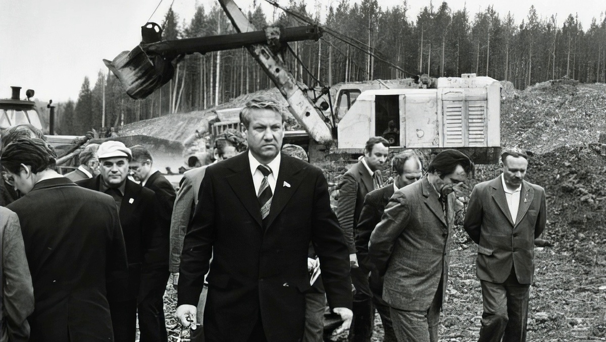 Прежде чем сделать партийную карьеру, Борис Ельцин проявил себя в строительстве