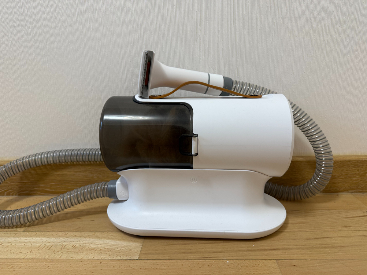 Пылесос для животных с насадкой дешеддера