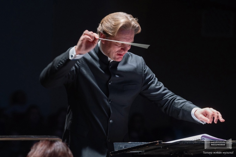 Антон Шабуров