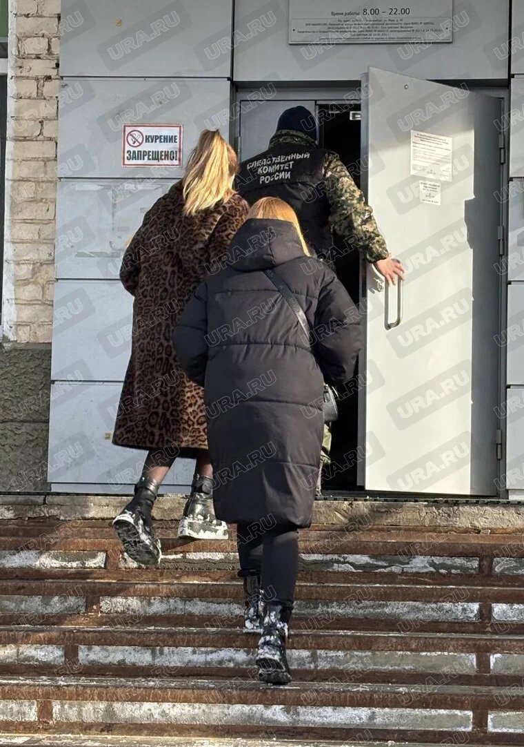 На месте работают следователи. Фото: Полина Хабарова © URA.RU