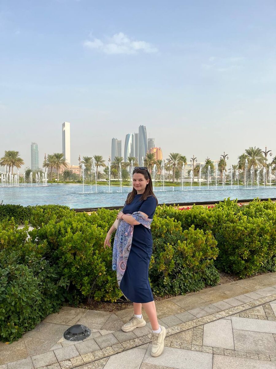 У дворца Президента в Абу-Даби 