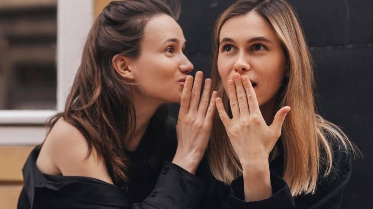 Чем полезны сплетни?