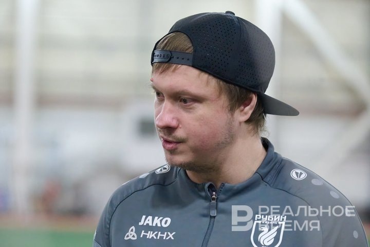 Евгений Баляйкин отвечает на вопросы корреспондента «Реального времени». Динар Фатыхов / realnoevremya.ru