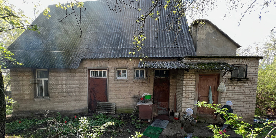 Сменили трёхкомнатную квартиру на загородный дом с залежами антиквариата: реальный опыт