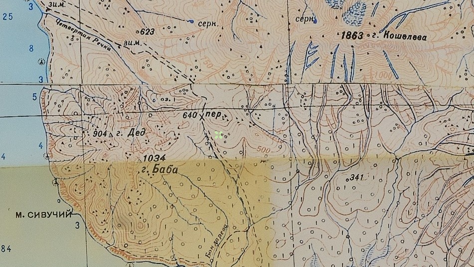 Карта РККА на которой пунктиром указана дорога от батареи 945 до поселка Озерновский.
