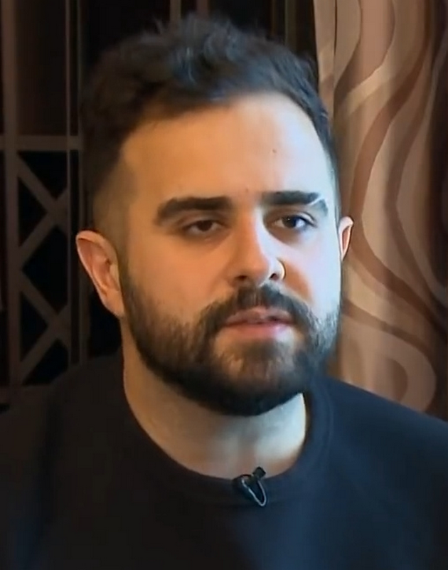 Википедия https://ru.wikipedia.org/wiki/Сафарли,_Эльчин