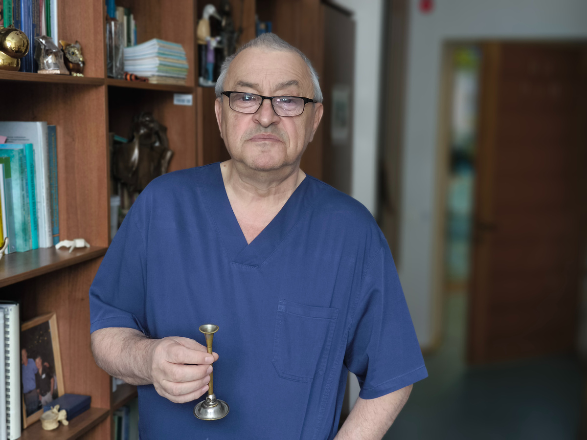 Профессор Михаил Витальевич Михайловский со стетоскопом именитого прадеда — Исаака Марковича Шершевского