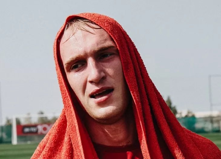    Даниил Денисов снова загрустил в «Спартаке». Справедливо ли критикуют таланта красно-белых? Фото #1