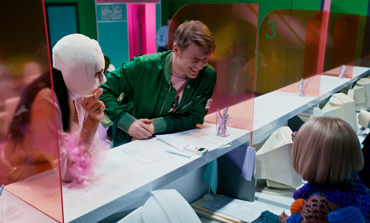 «Дорогая, я больше не перезвоню»: комедия о загробной бюрократии и смысле жизни