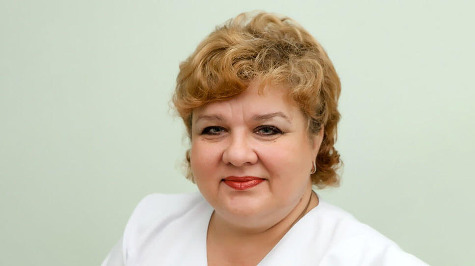 15 октября 2020 года от осложнений, вызванных коронавирусом, скончалась заведующая отделением ГБУЗ «Специализированная клиническая детская инфекционная больница» Краснодара Александра Верменко. Она возглавляла 3 боксированное отделение ГБУЗ «СКДИБ» с 1994 года. Была врачом-инфекционистом 1 категории, врачом-педиатром высшей категории.📷Фото: yuga.ru