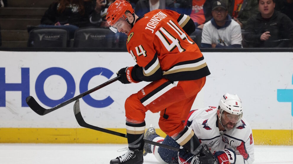    Александр Овечкин был мощен против «Анахайма». Фото: REUTERS