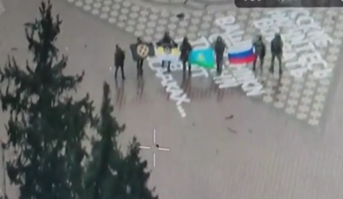     ВС РФ в центре Суджи. Источник: ria.ru Автор фото: Скриншот видео