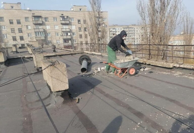    Строители из Оренбуржья восстанавливают в подшефном Перевальске многоквартирные дома Андрей Севостьянов