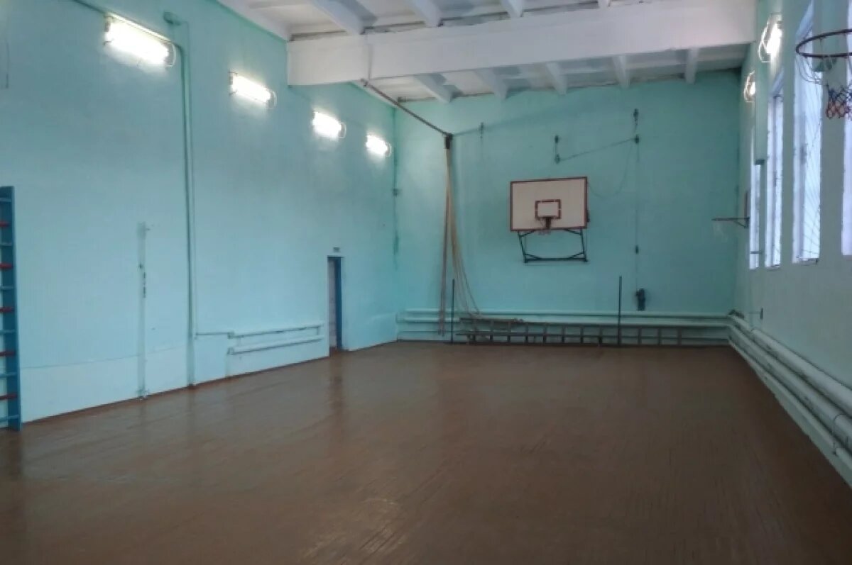    В Приморье физрук избил восьмиклассника указкой