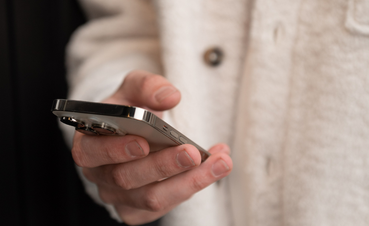 iPhone в защитной плёнке, наивысшая тактильность 