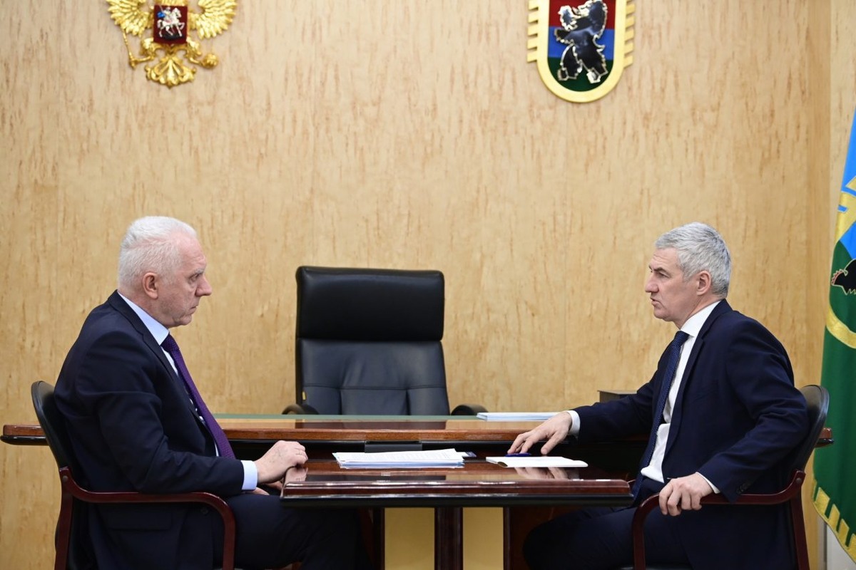    Александр Гуцан и Артур Парфенчиков. Фото: "Республика"/ Сергей Юдин