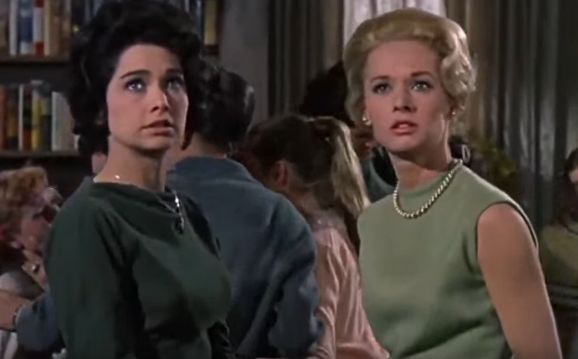 девушки в шоке от свекрови.