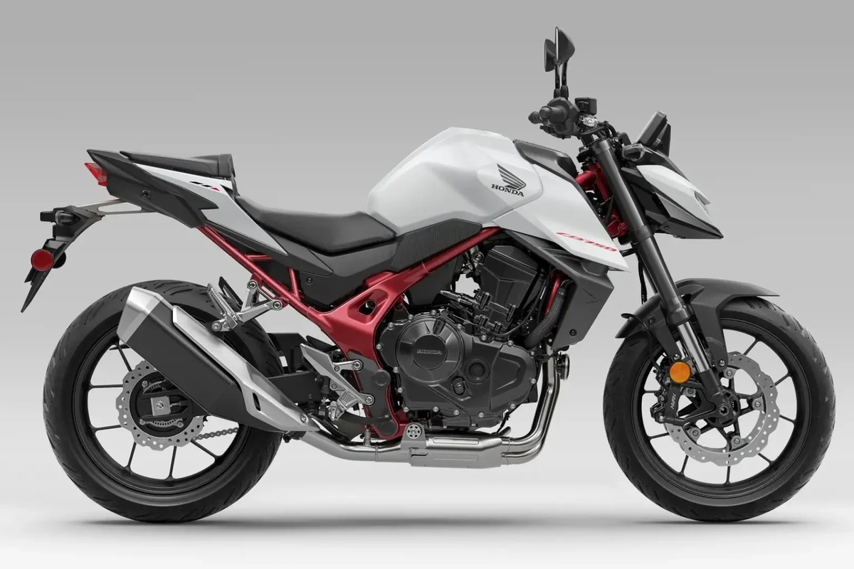 Honda CB750 Hornet 2025