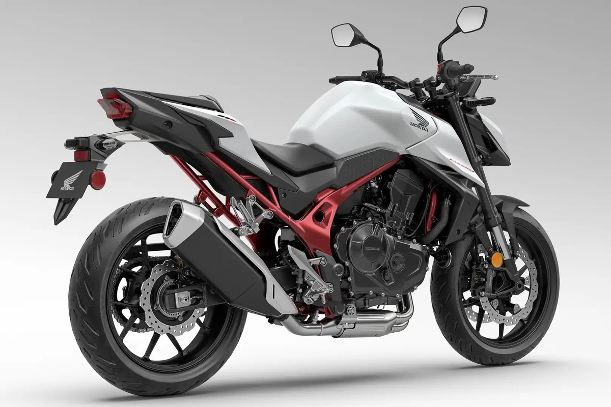 Honda CB750 Hornet 2025