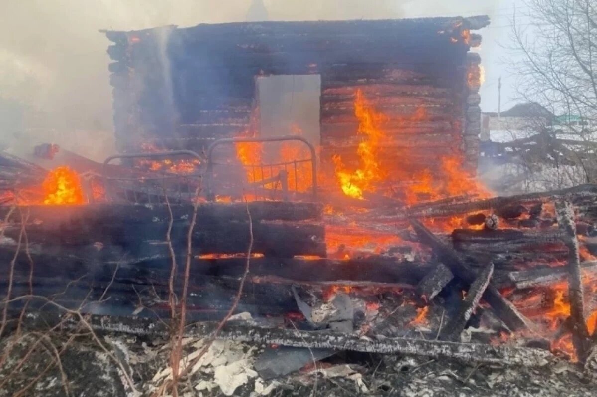    В Кошкинском районе во время тушения горящего дома обнаружен погибший