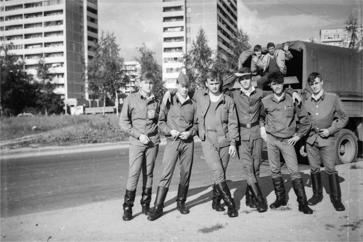 стройбат был разным...