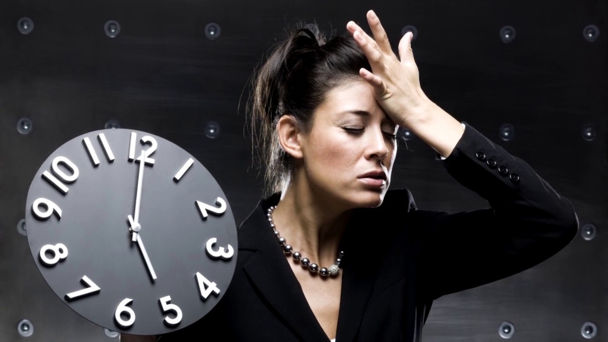 
Прежде всего хочу пригласить Вас на свой бесплатный вебинар  «Как шить из трикотажа . Пошаговый план, как успешно продавать свои изделия на маркетплейсах ».

Переходите по ссылке 
https://subbotinaelena.tilda.ws/page64635515.html

Где же взять время на шитье?  Вопрос, который мучает многих. У нас миллион идей , планы на будущее, но кажется, что часы убегают быстрее, чем мы успеваем что-то сделать . Каждый день расписан по минутам: работа , домашние дела , встречи ... А где же тот самый "лишний" час, чтобы заняться чем-то новым, интересным, своим? 

Оказывается, секрет кроется в мелочах . Мы часто не замечаем, сколько времени тратим на ненужные вещи: бесконечные скроллы в соцсетях , бессмысленные разговоры  или просто сидение перед телевизором . Попробуйте записывать, куда уходит ваше время хотя бы пару дней — и вы удивитесь, сколько его теряется впустую .

Но главное — это приоритеты . Важно понимать, что действительно важно именно для вас . Может, стоит отказаться от каких-то дел ради того, чтобы наконец заняться тем, что приносит радость и удовлетворение?  Ведь жизнь коротка, и каждый её миг бесценен .

Так что, возможно, не нужно искать "лишнее" время — достаточно пересмотреть своё расписание  и найти там место для себя .

А как ты решаешь эту проблему? Напиши в комментариях.