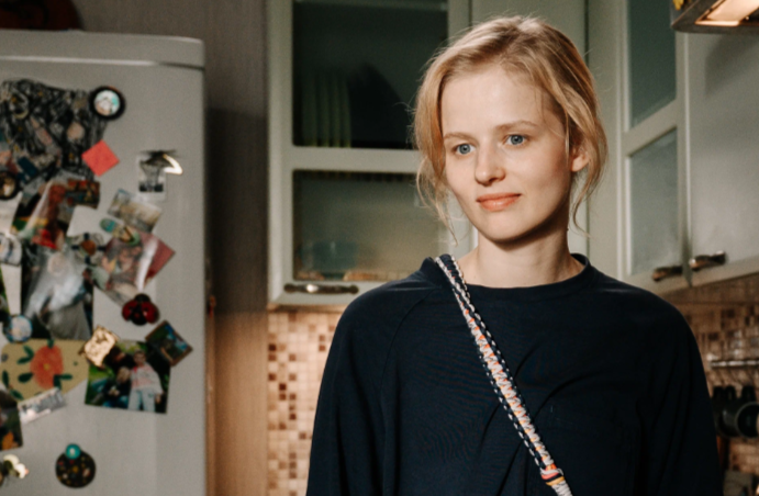 Татьяна в исполнении Александры Бортич. Кадр сериала.