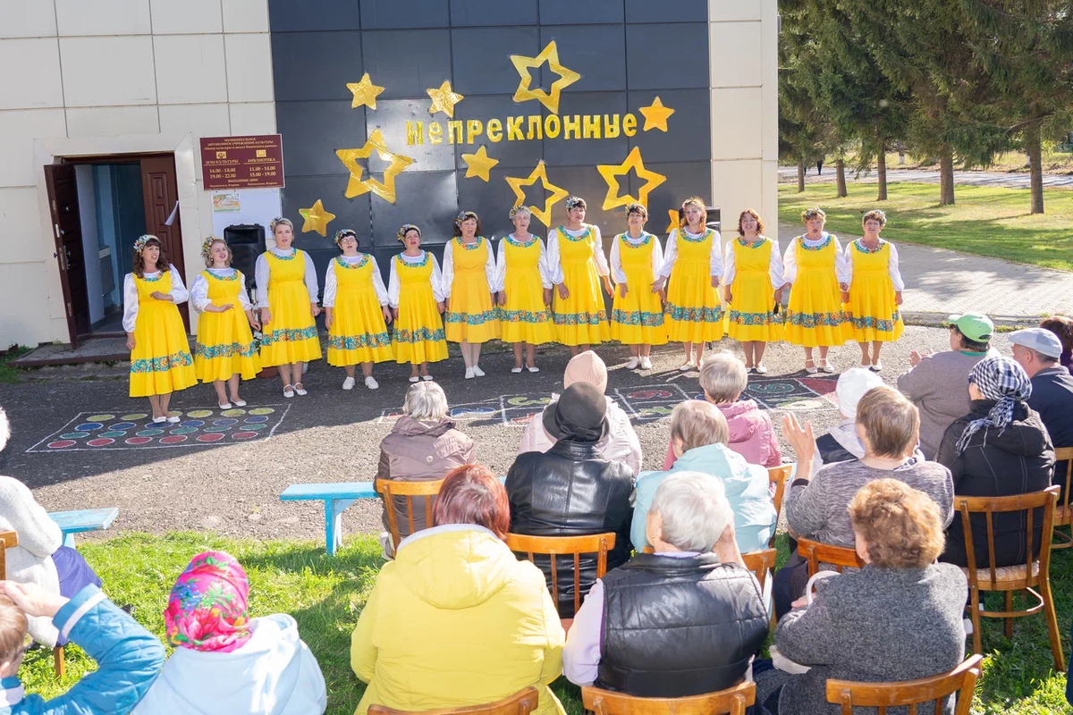 Наши девицы-красавицы, они и артисты, и волонтеры, и мастера - только благодаря им мы все смогли организовать