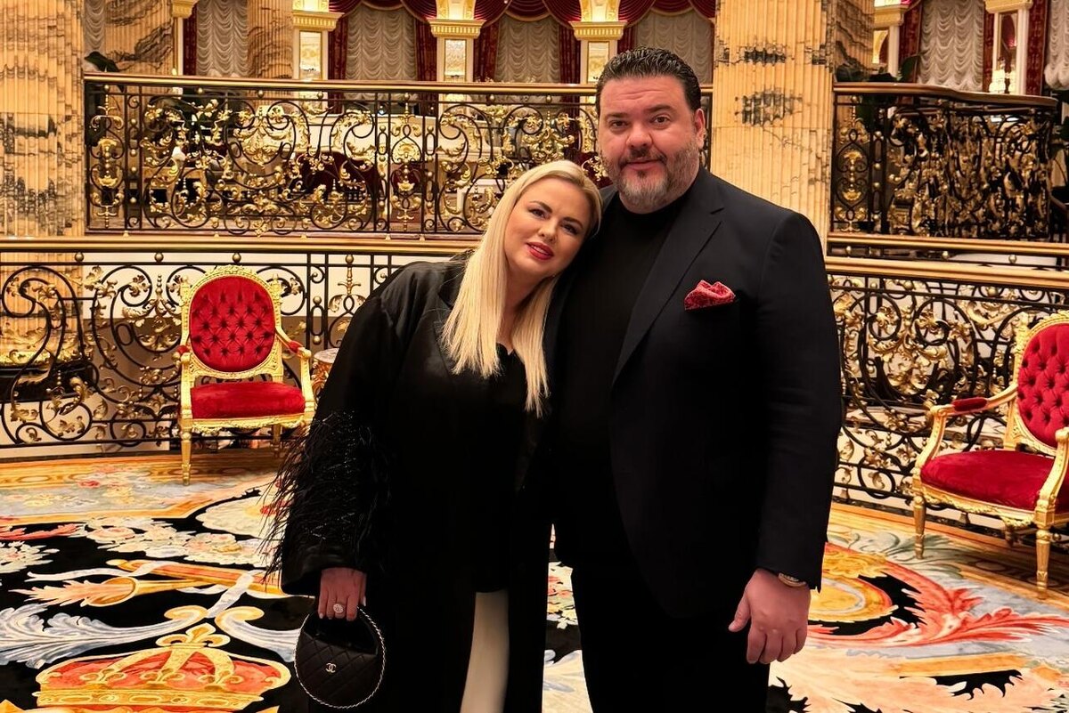    Анна Семенович с бойфрендом Денисом Социальные сети