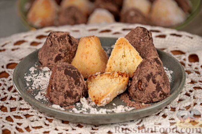 масло сливочное, масло растительное, мука, крахмал кукурузный, сахарная пудра, уксус, соль, кокосовая стружка, какао-порошок