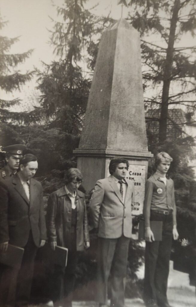    Памятные мероприятия на братской могиле советских солдат в немецком городе Аренсфельде, где похоронен Георгий Долгоненко. admin